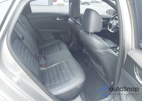 2022 Kia Forte Gt-Line z USA, uszkodzony, nr VIN 3KPF54AD9NE423792